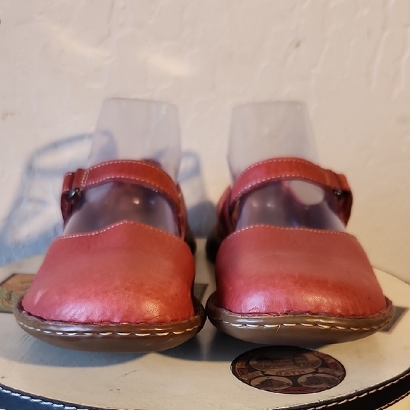 BORN Red Leather Mary Jane Strap Shoe 8 - Picture 6 of 10